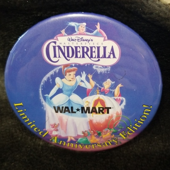 Collectors Disney Cinderella Button - Picture 3 of 6